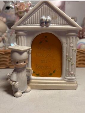( ˘ ³˘)♥︎ Precious Moments graduation frame and figurine 2 in stock ♡´･ᴗ･`♡ 1991